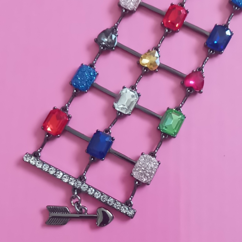 Nwt Betsey Johnson bracelet - Picture 3 of 5